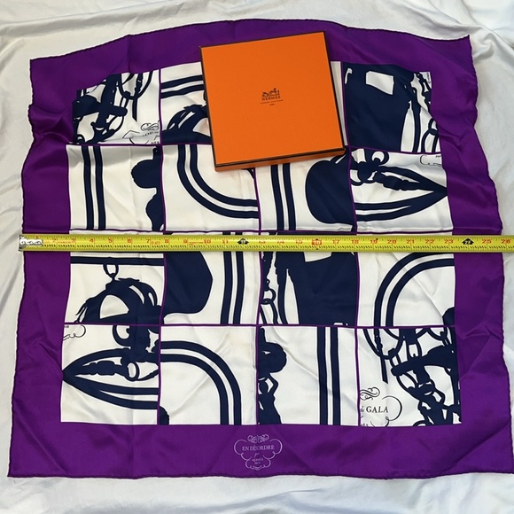Hermes Brides de Gala En Desordre silk scarf - Picture 14 of 17